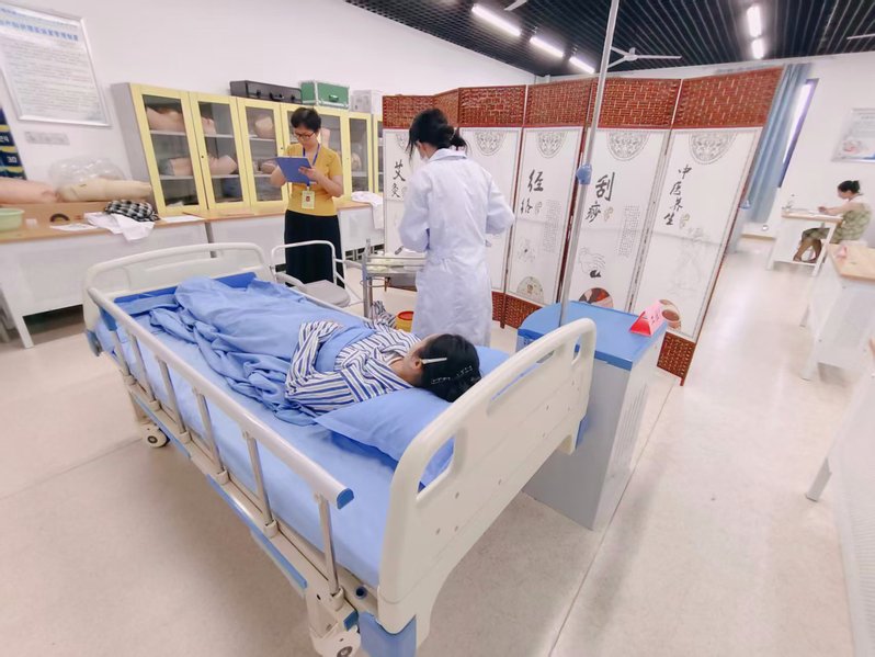 我校开展长期照护师初级专项培训...