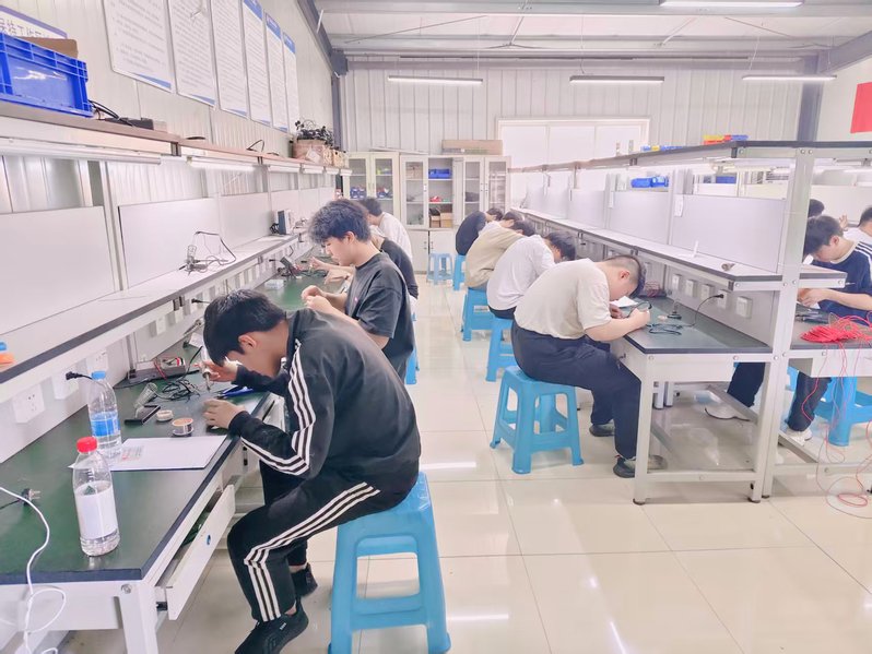 我校开展电工初级职业技能等级评...