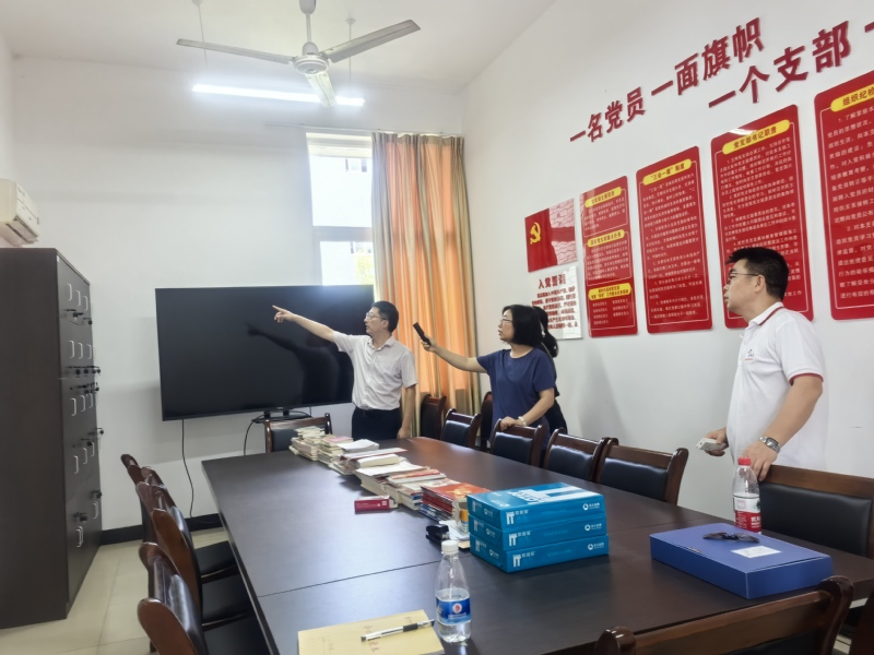 通识教育学院开展暑假前办公场所...